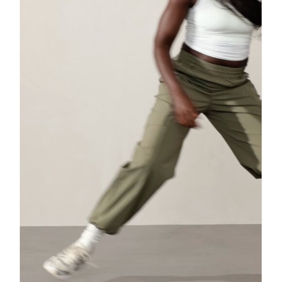 Athleta M Cascade Cargo Poplin Pant Moss Medium - Picture 3 of 5